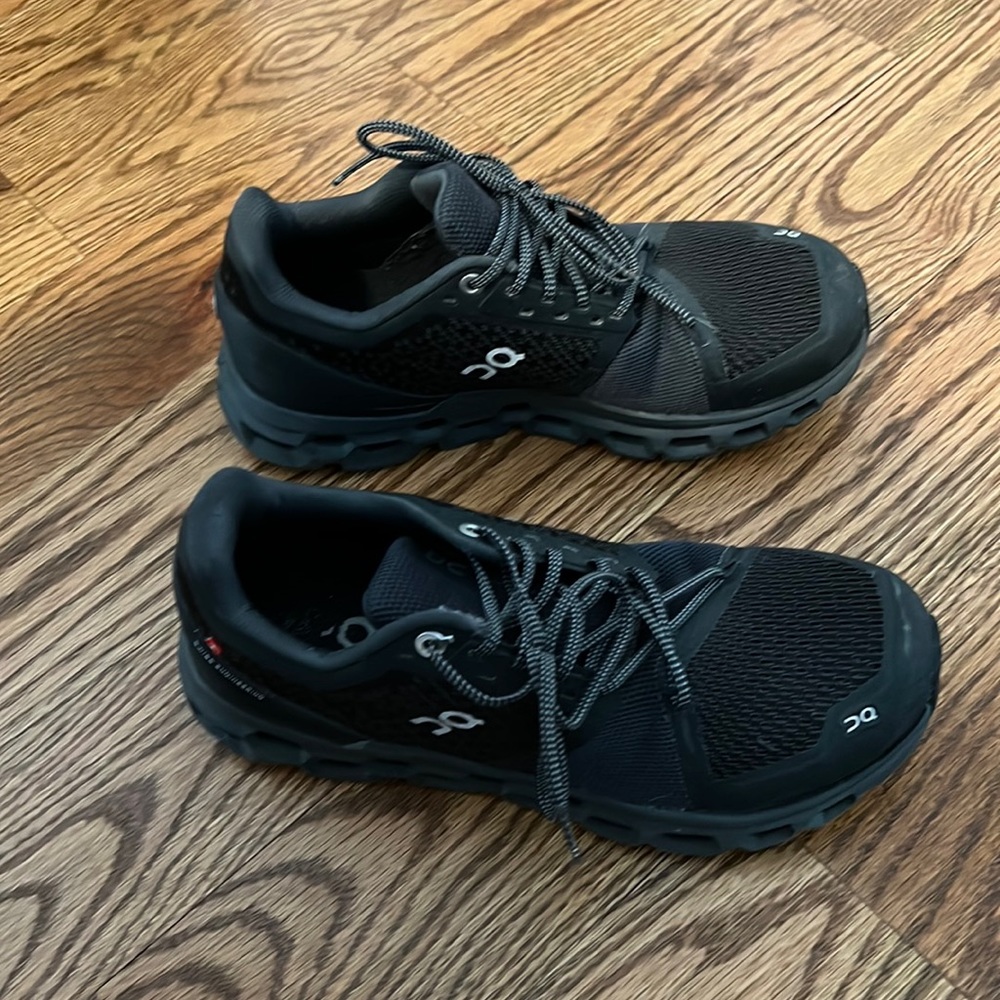 On Running, Cloud Stratus Black, great condition